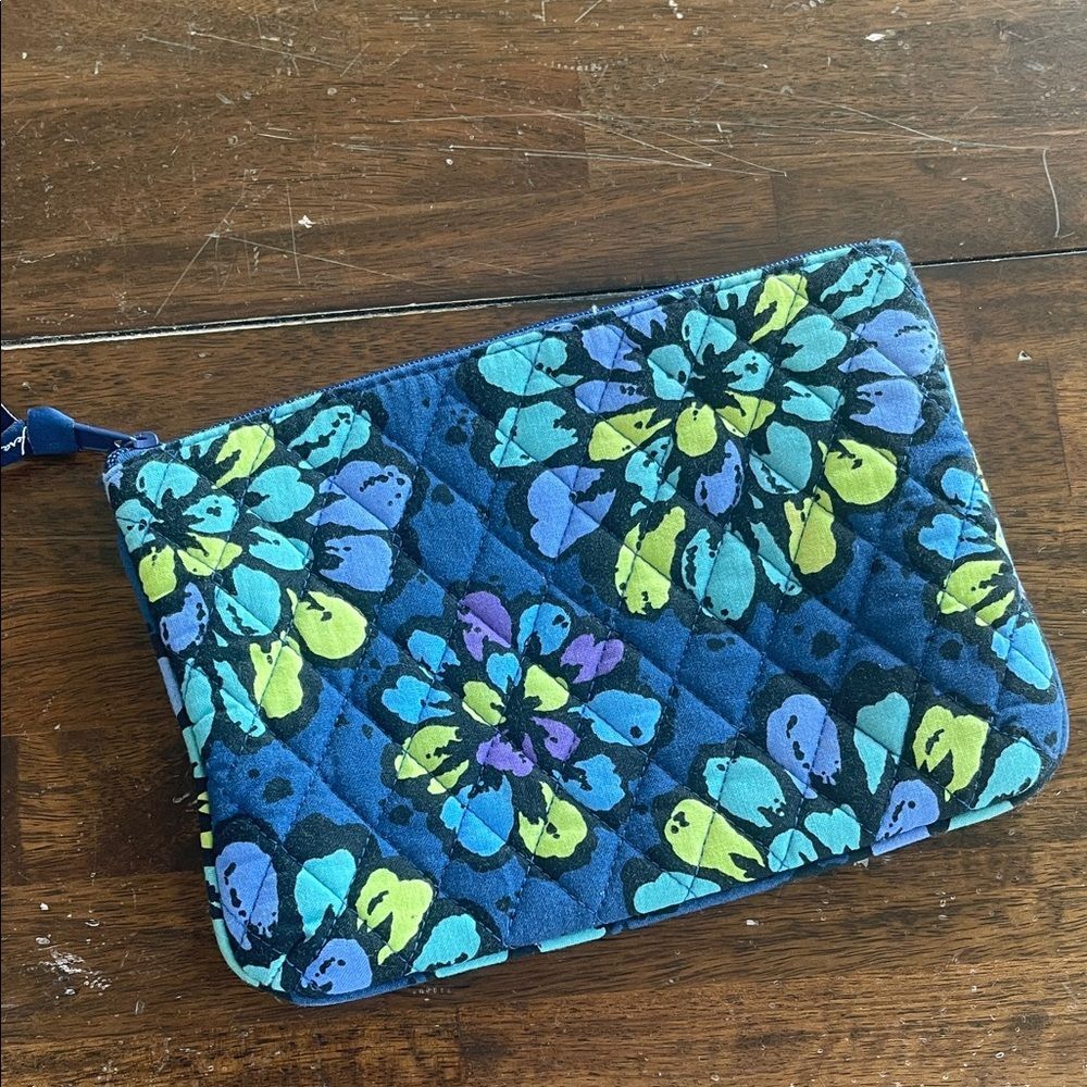 Vera Bradley Indigo Pop Quilted 3 Piece Cosmetic Pouch Set Retired Pattern - Picture 5 of 9